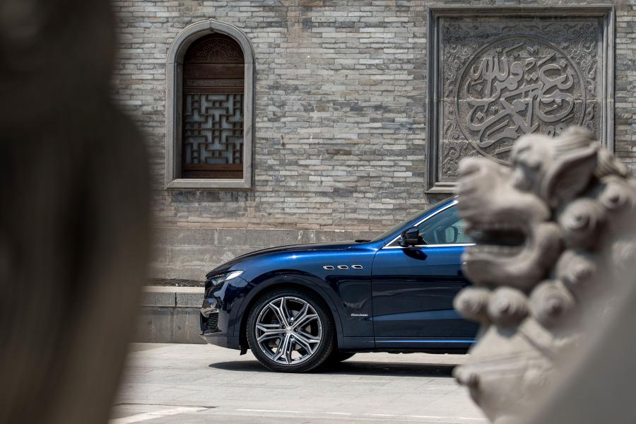 Детали экстерьера Maserati Levante GranLusso 2018 года  (фото 17 из 23)